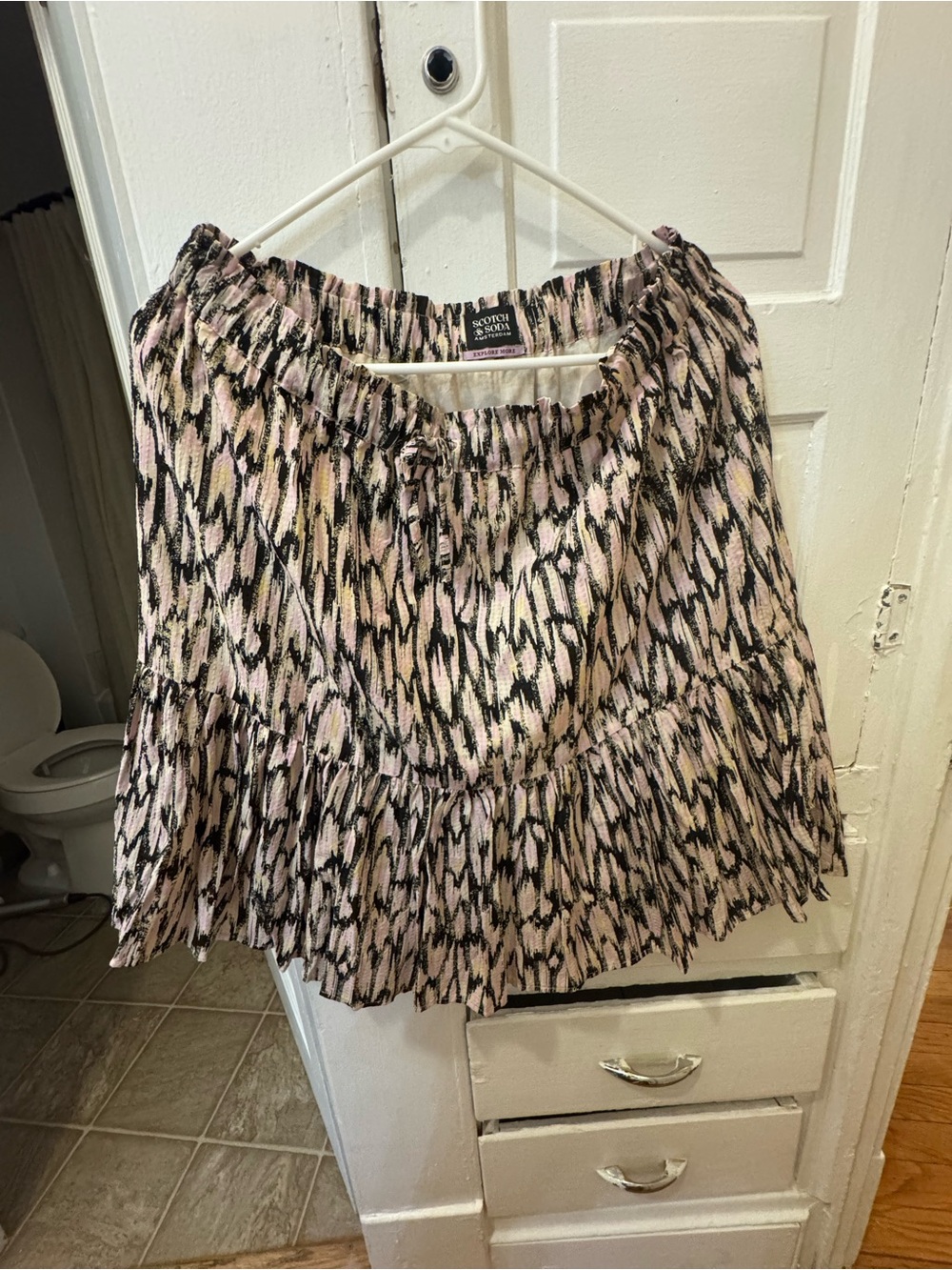 NWT 🩷 Scotch & Soda Pink and Black Abstract Skirt- so FUN!